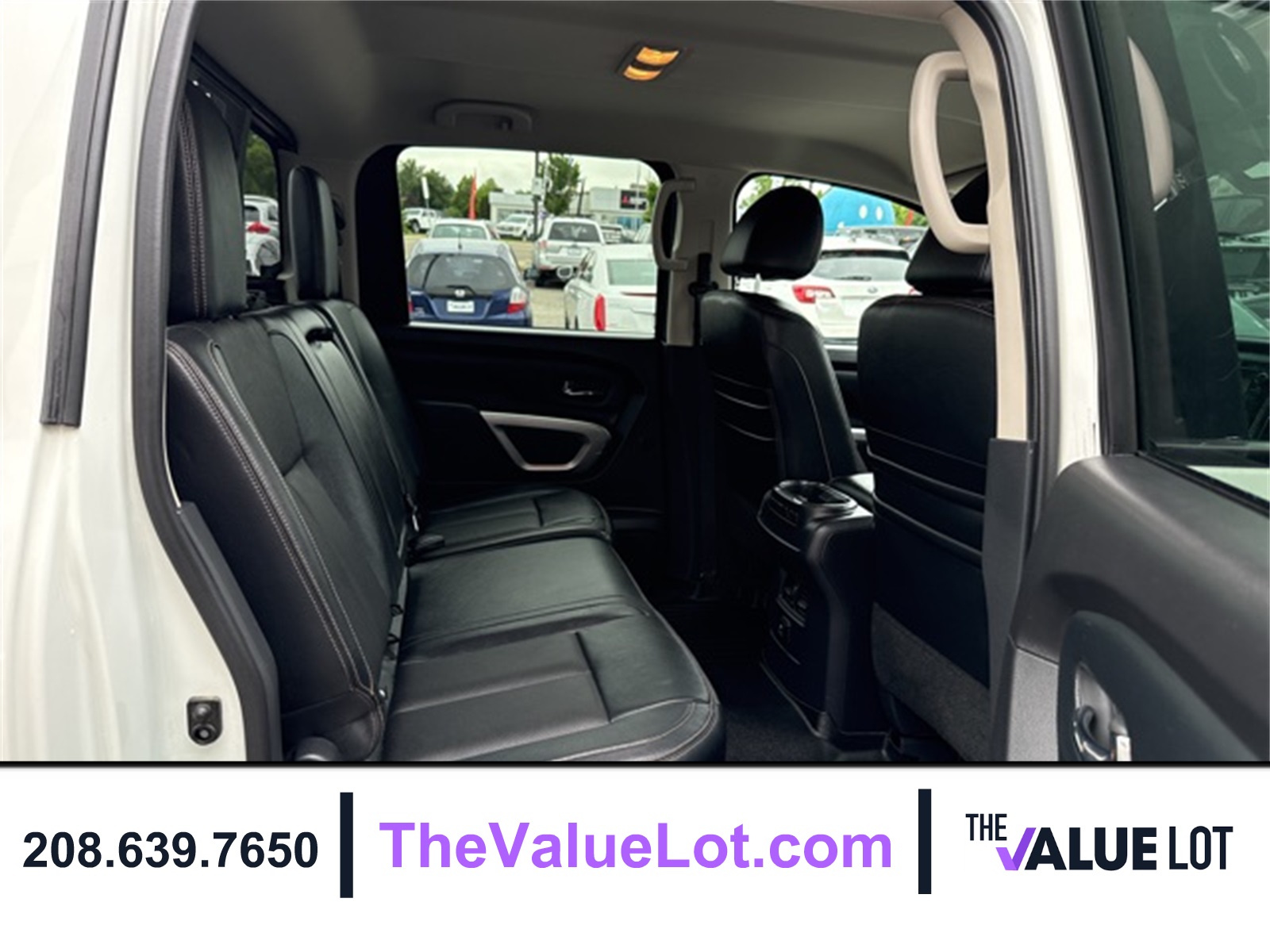 2018 Nissan Titan SL photo 17