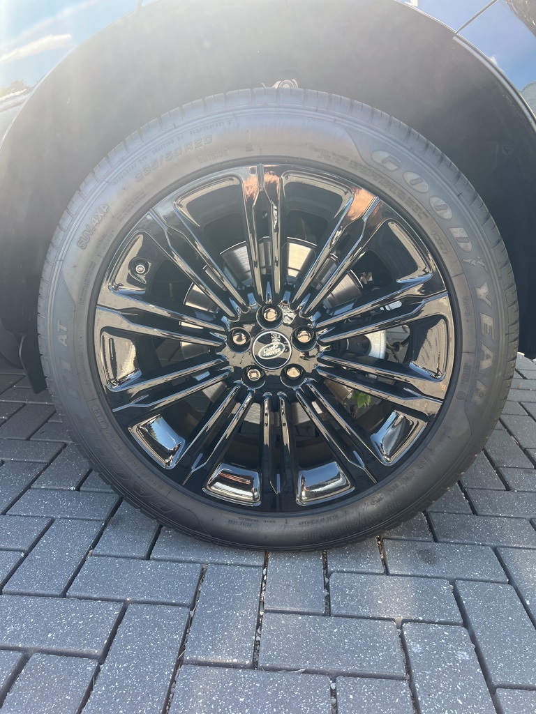 2024 Land Rover Range Rover Evoque S photo 3