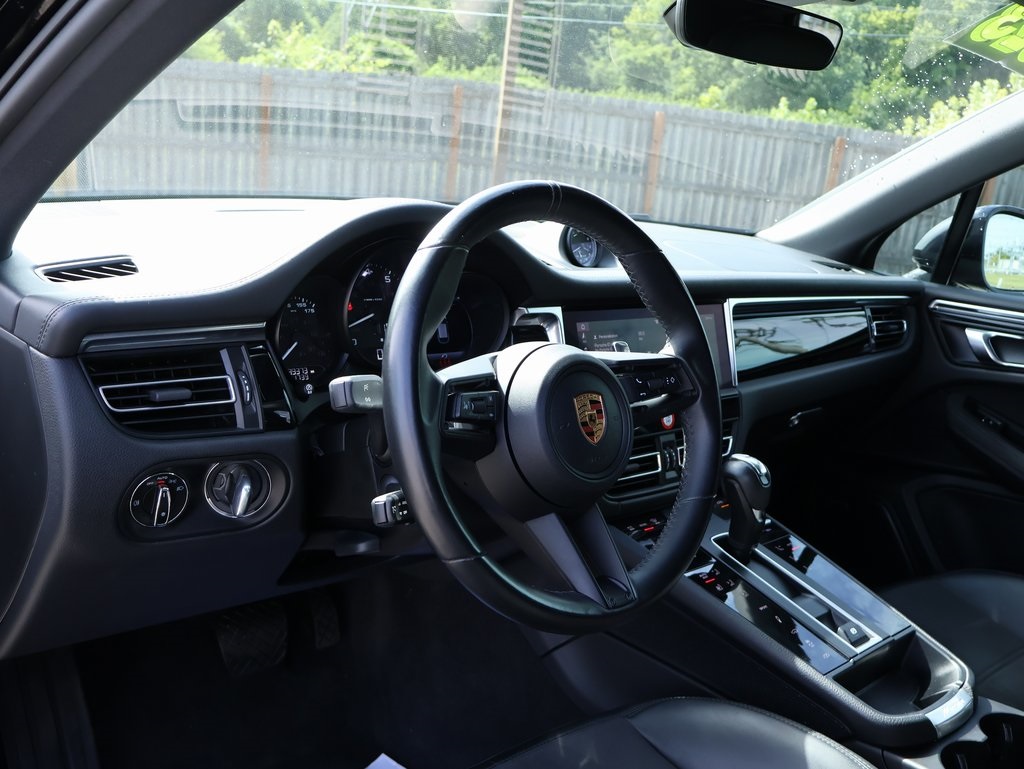 2023 Porsche Macan GTS photo 4