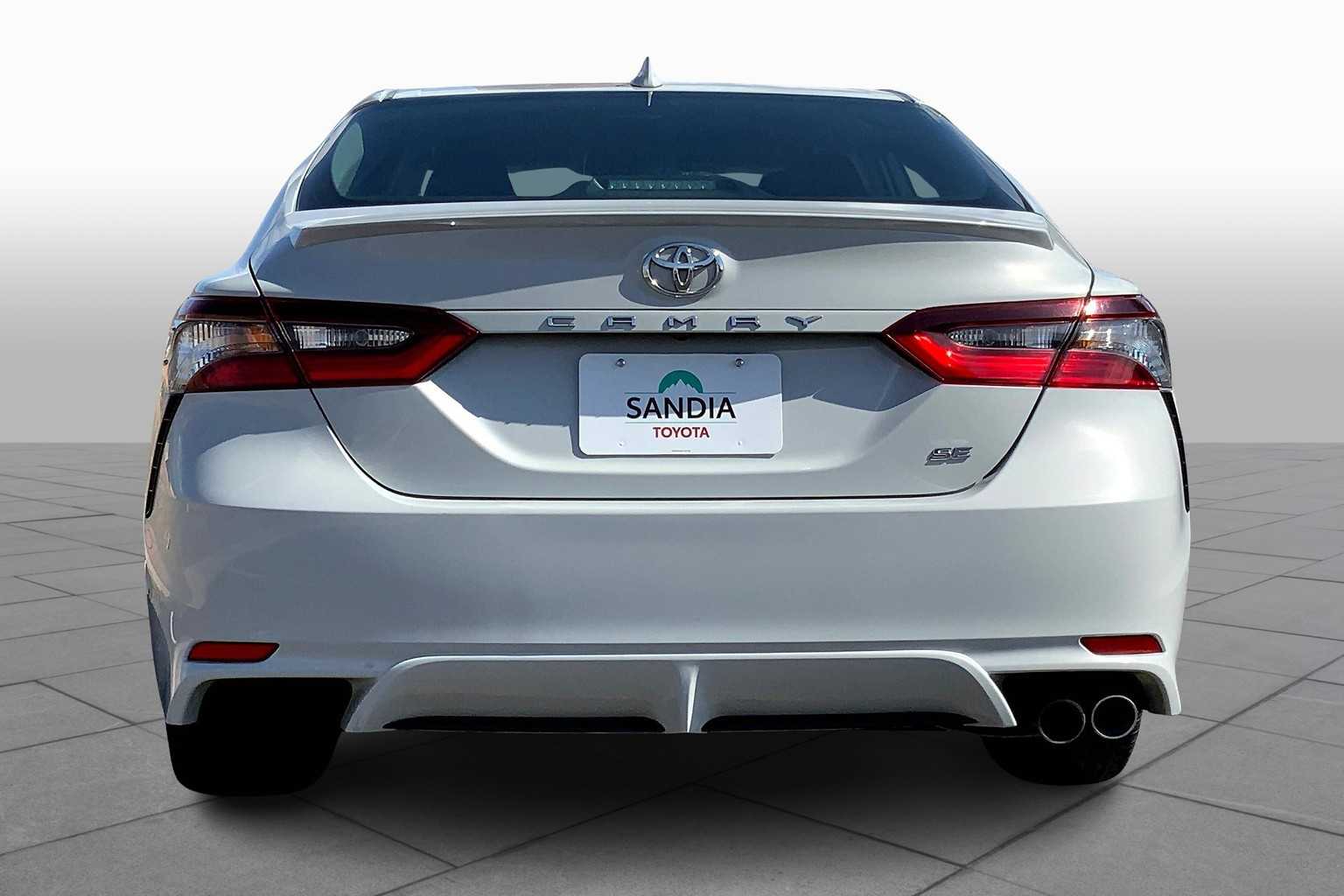 2023 Toyota Camry SE photo 4