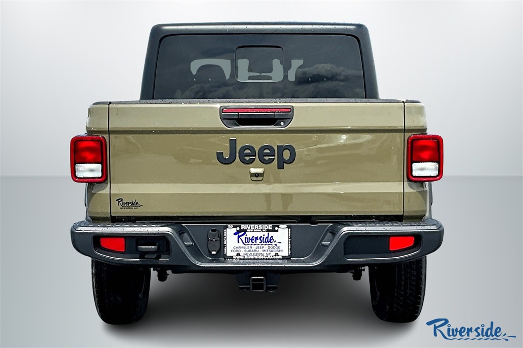 2025 Jeep Gladiator Sport S photo 4