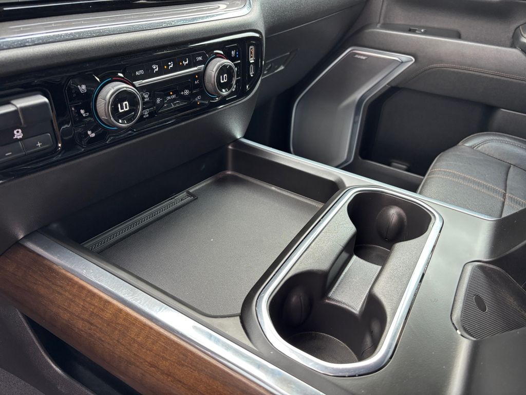 2024 Chevrolet Silverado 2500HD High Country photo 19