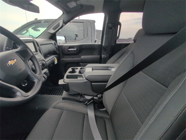 2026 Chevrolet Silverado 1500 Custom photo 5