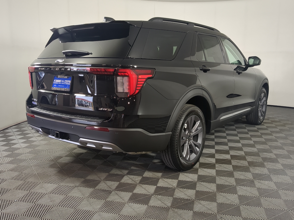 2025 Ford Explorer photo 5