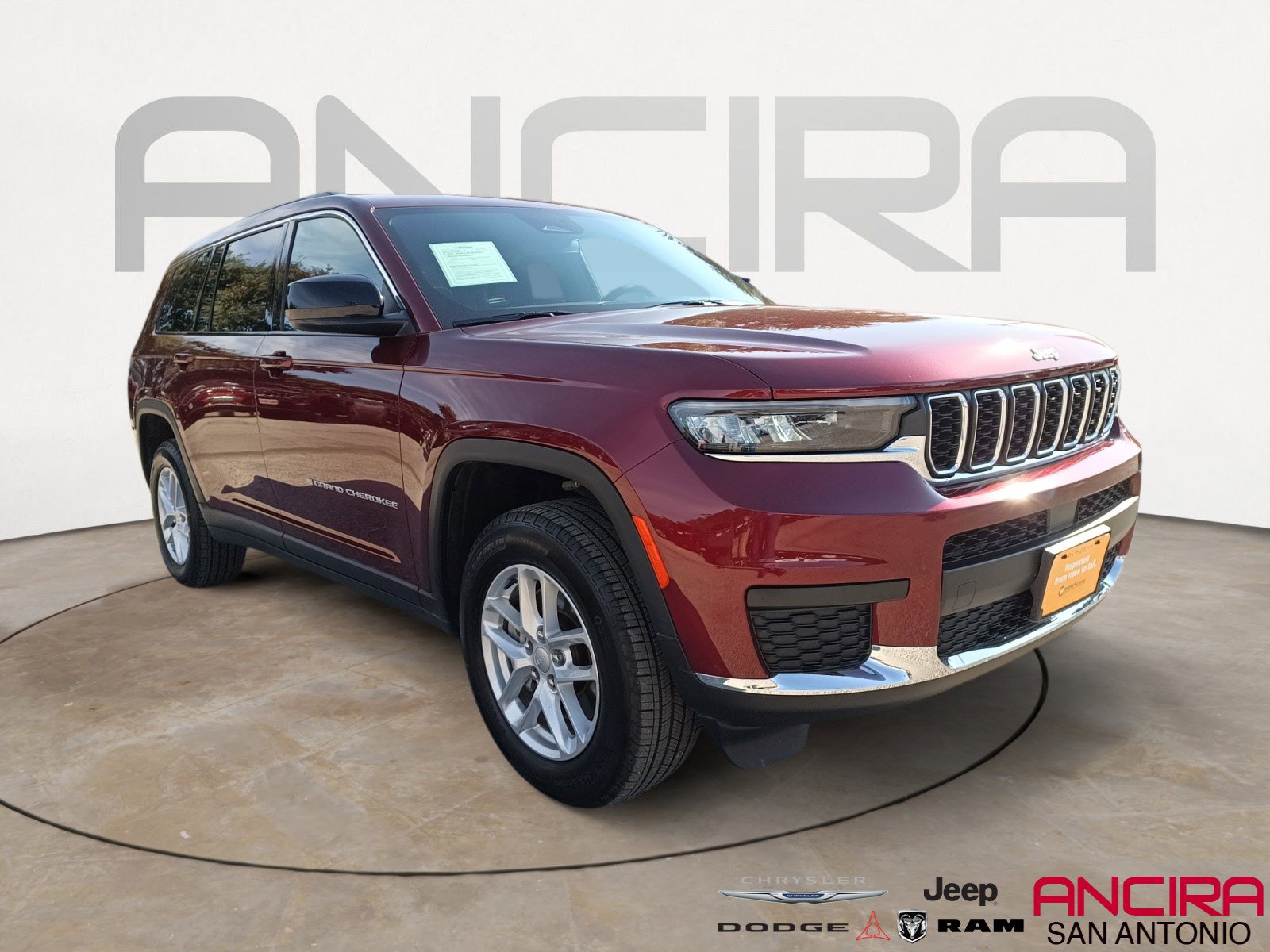 2024 Jeep Grand Cherokee L Laredo's photo