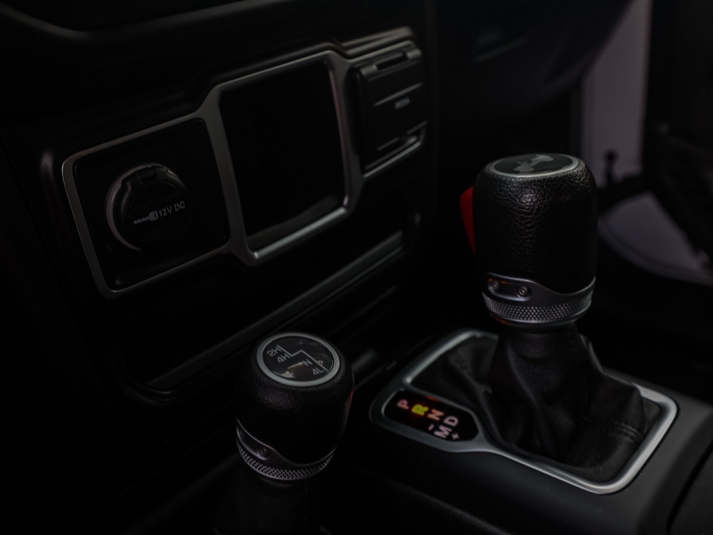 Used 2021 White Jeep Unlimited Sport image 28