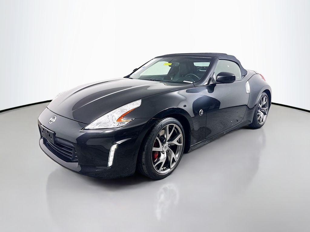 2014 Nissan 370Z Touring photo 2
