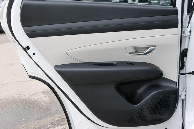 New 2025 White Hyundai SEL FWD image 10