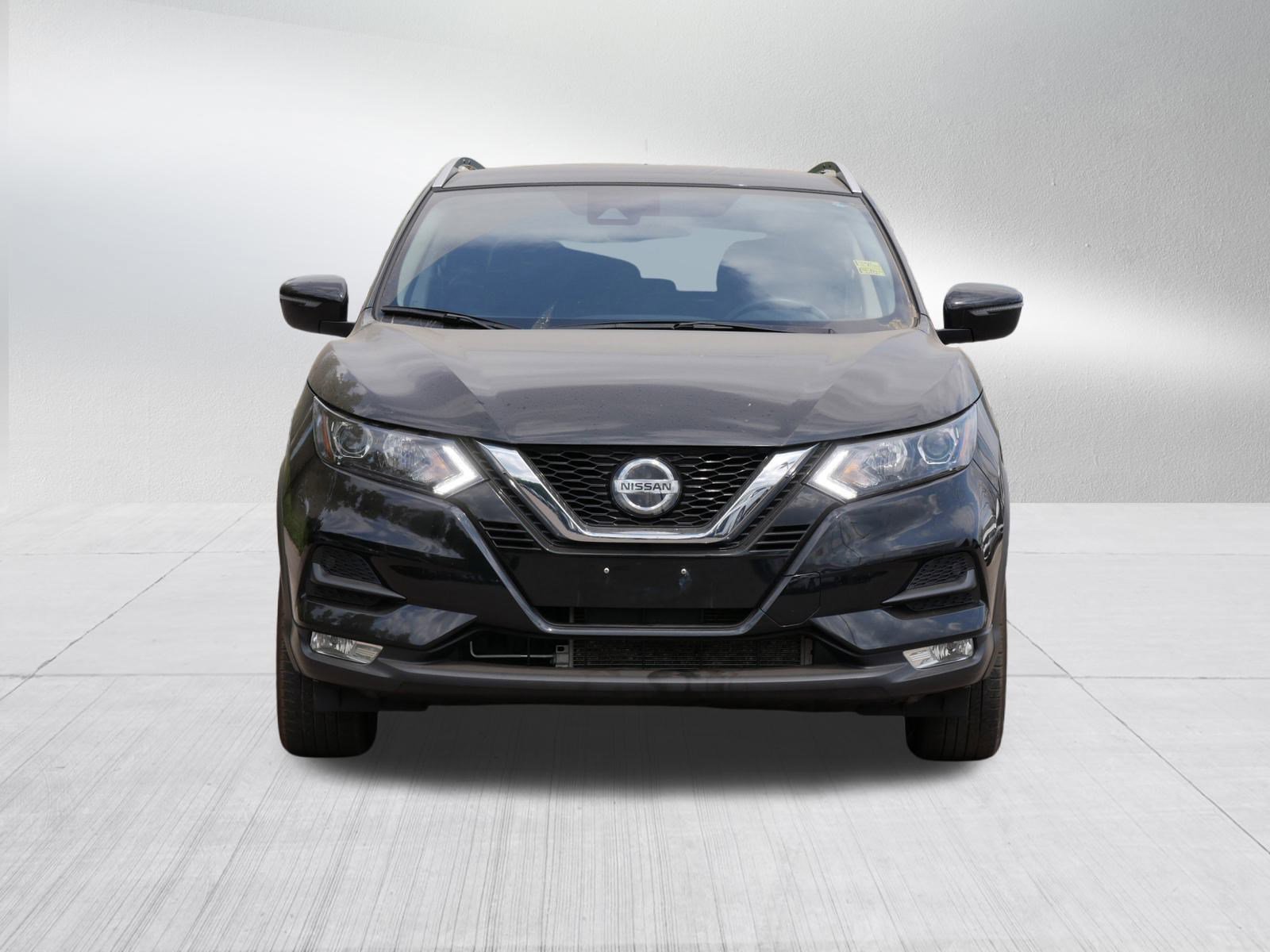 2022 Nissan Rogue Sport SV photo 2
