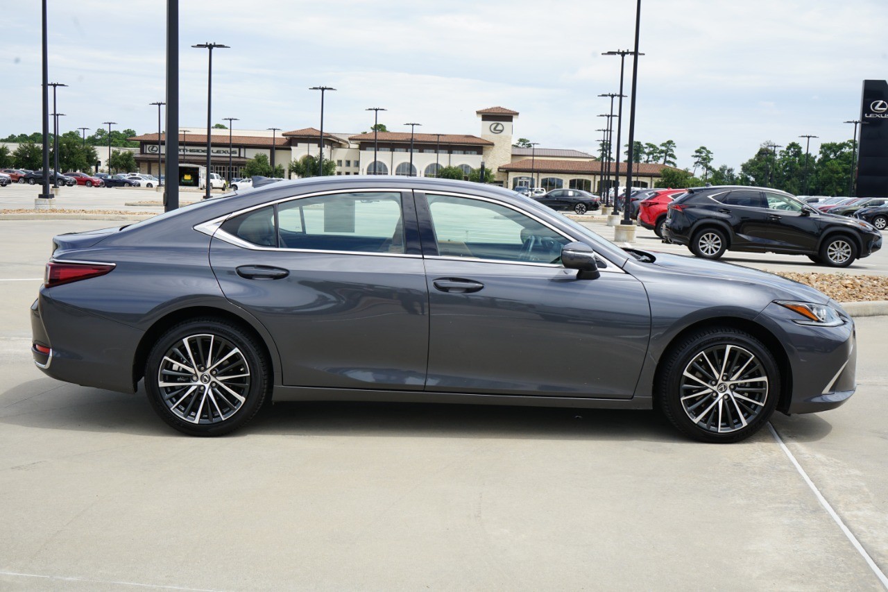 2024 Lexus ES 250 Premium photo 4