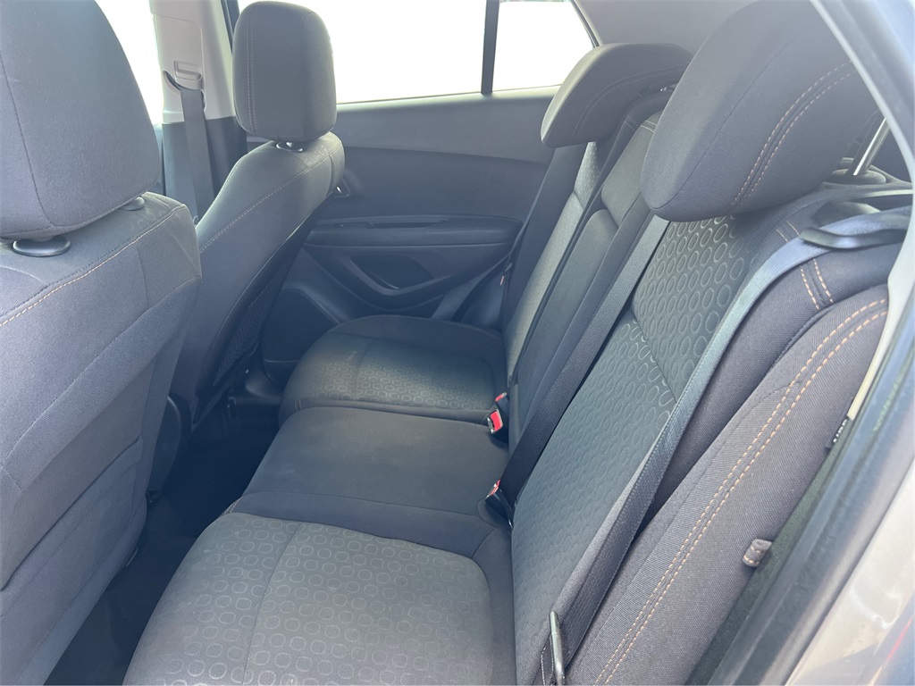2020 Chevrolet Trax LS photo 10