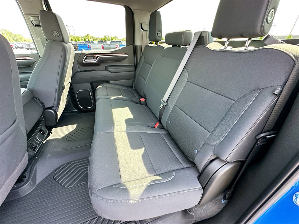 2025 Chevrolet Silverado 1500 RST photo 17