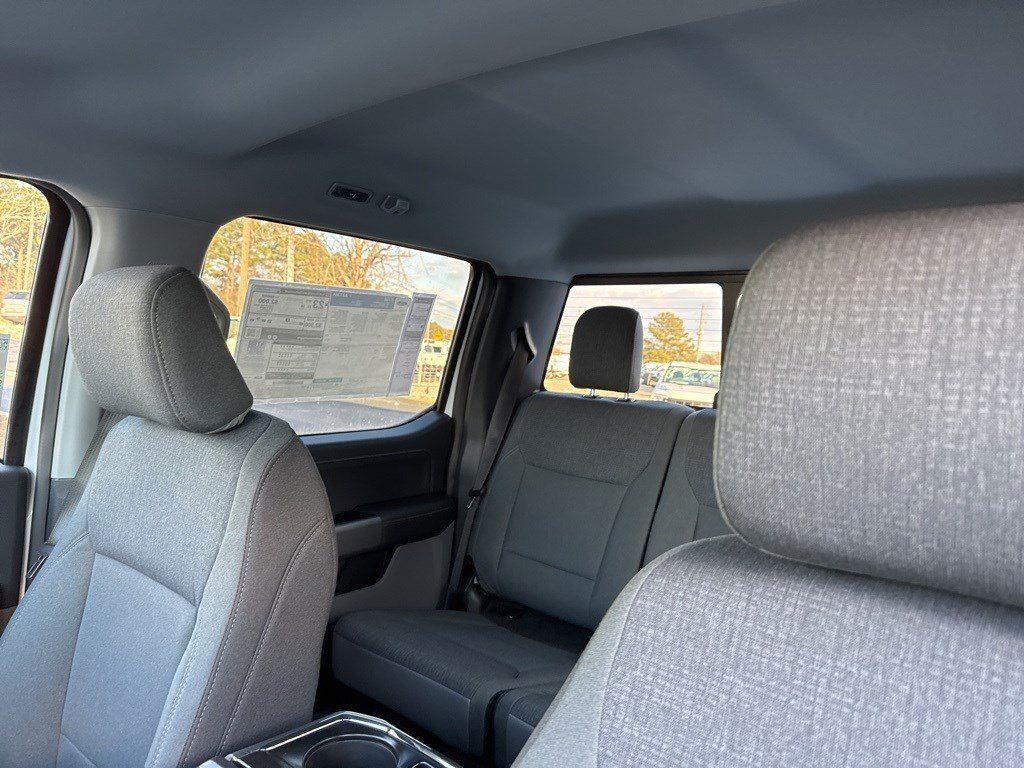2025 Ford F-150 XLT photo 5