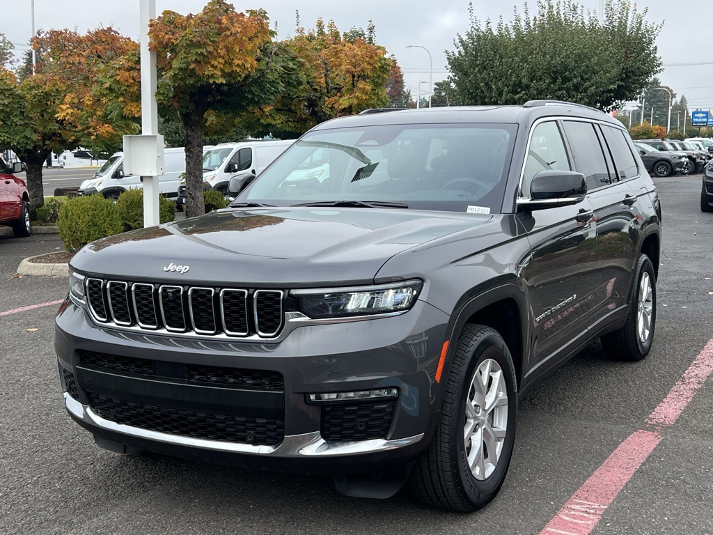 2023 Jeep Grand Cherokee Limited photo 3