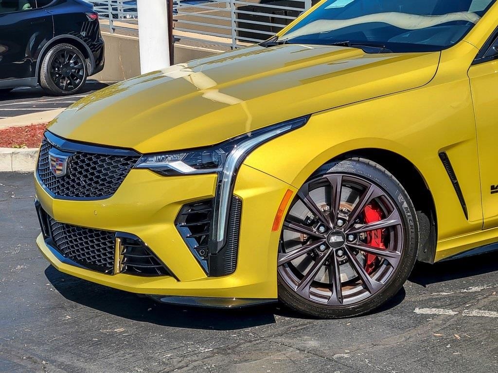 2024 Cadillac CT4 photo 2