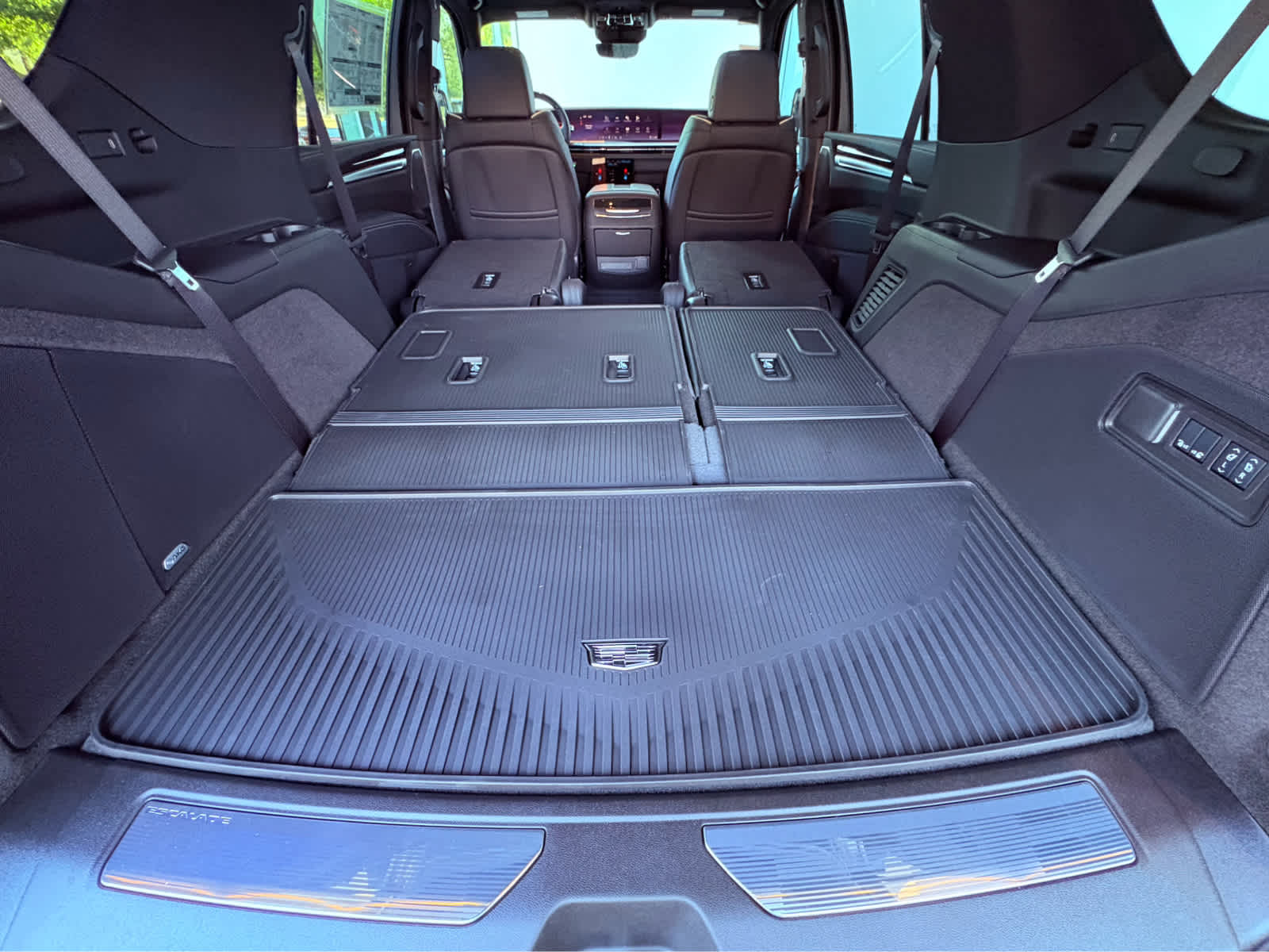 2025 Cadillac Escalade Premium Luxury photo 25