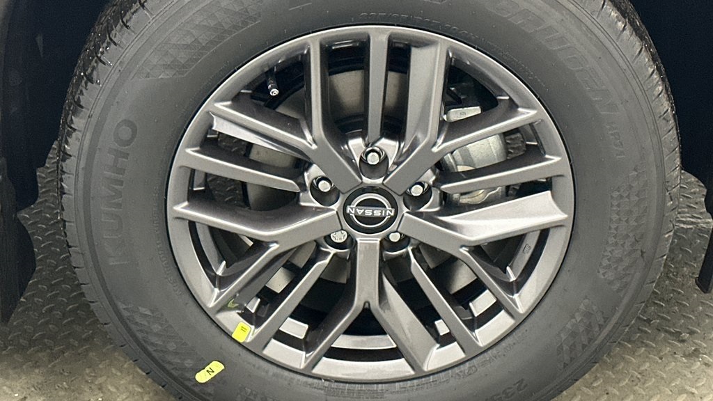 2025 Nissan Rogue S photo 18