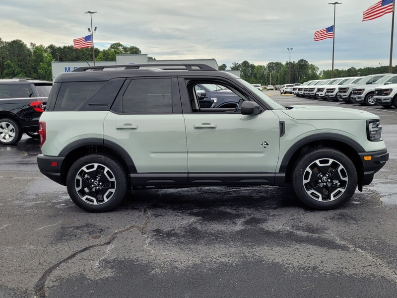 2024 Ford Bronco Sport Outer Banks photo 12