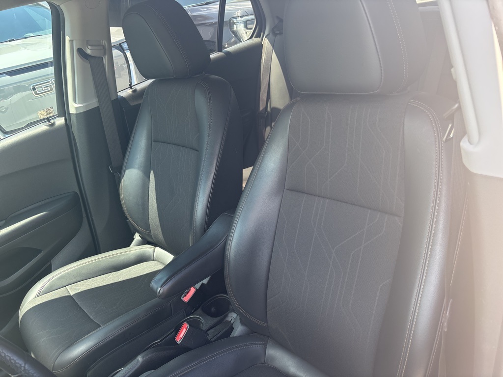 2022 Chevrolet Trax LT photo 14