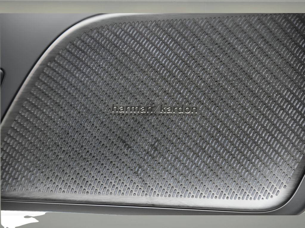 2024 Volvo S60 B5 Plus photo 19