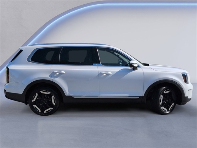 2023 Kia Telluride EX photo 2