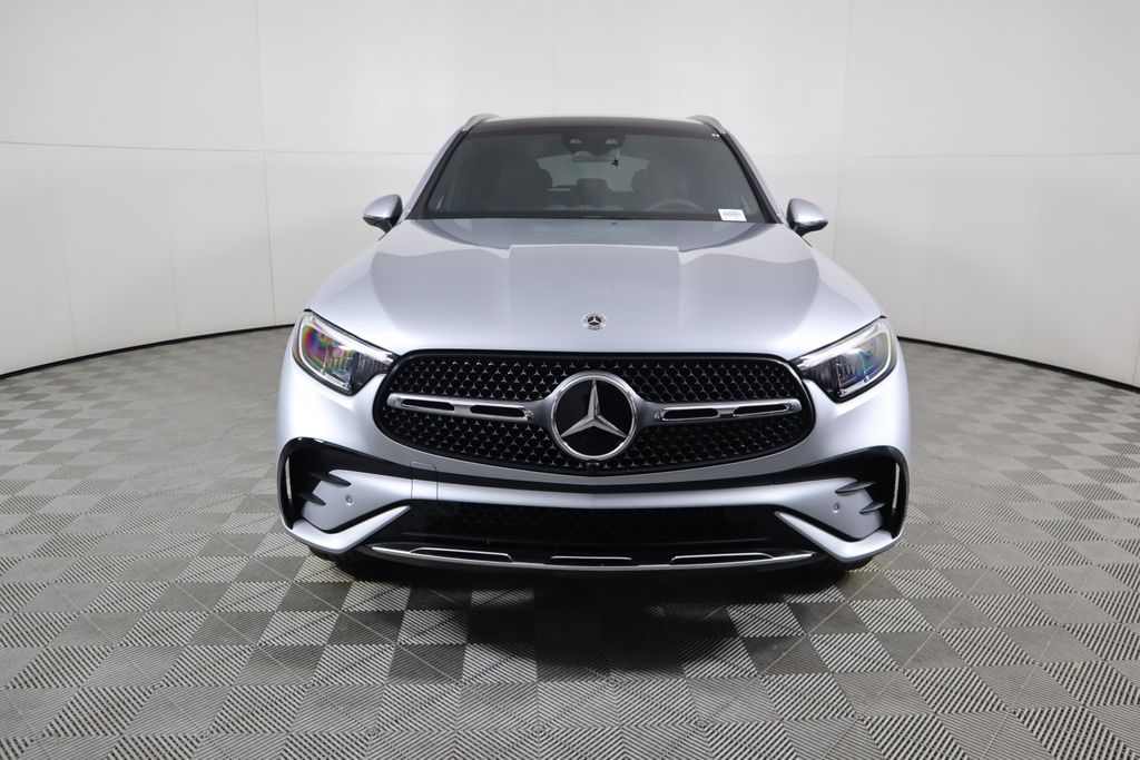 2025 Mercedes Benz GLC 300 photo 2