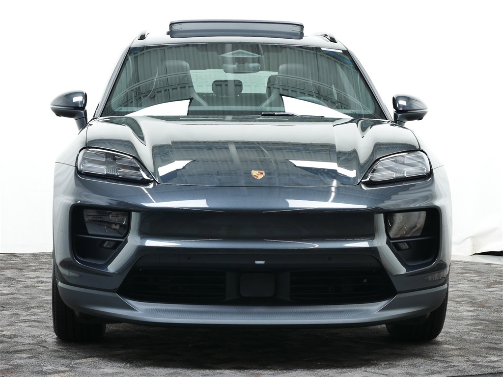 2025 Porsche Macan Electric 4 photo 10