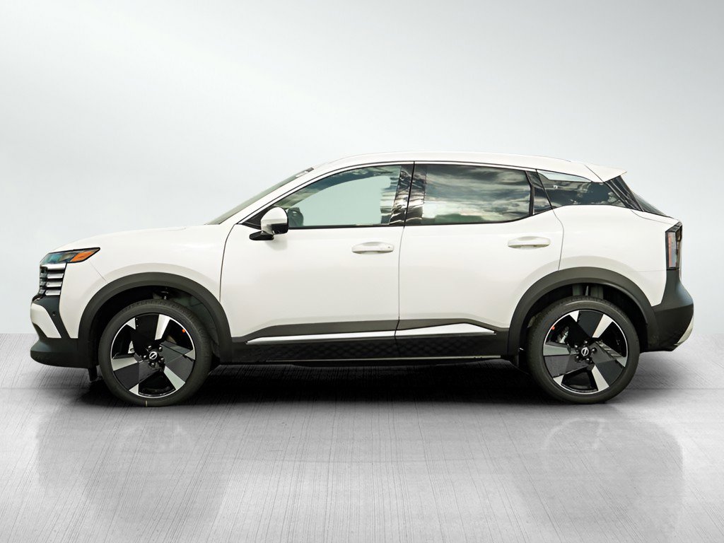2025 Nissan Kicks SR photo 3
