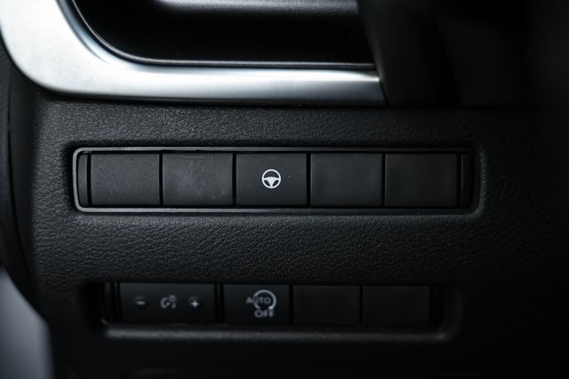2023 Nissan Rogue SV photo 18