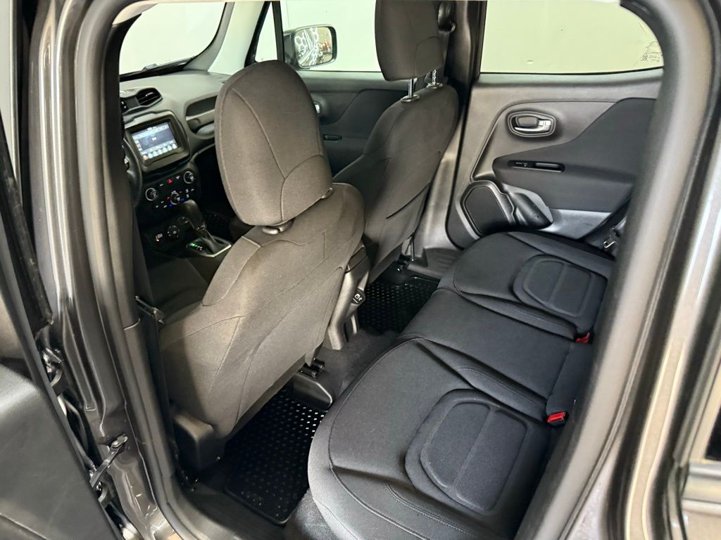 2020 Jeep Renegade Latitude photo 22