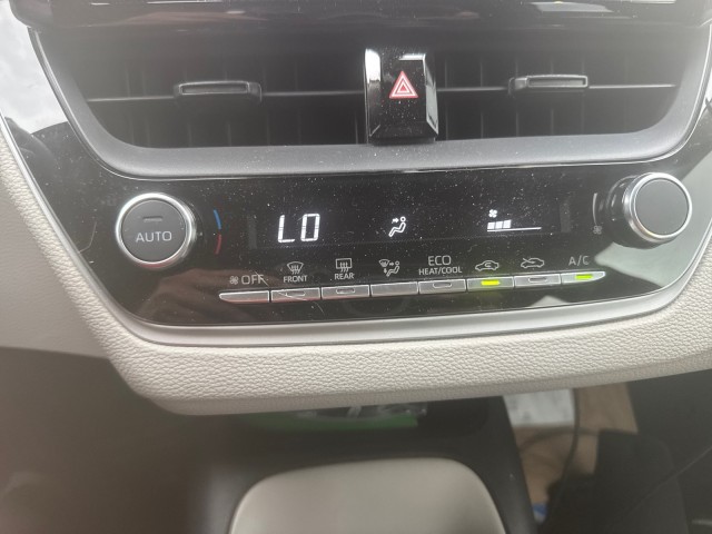 Used 2023  Toyota LE image 16