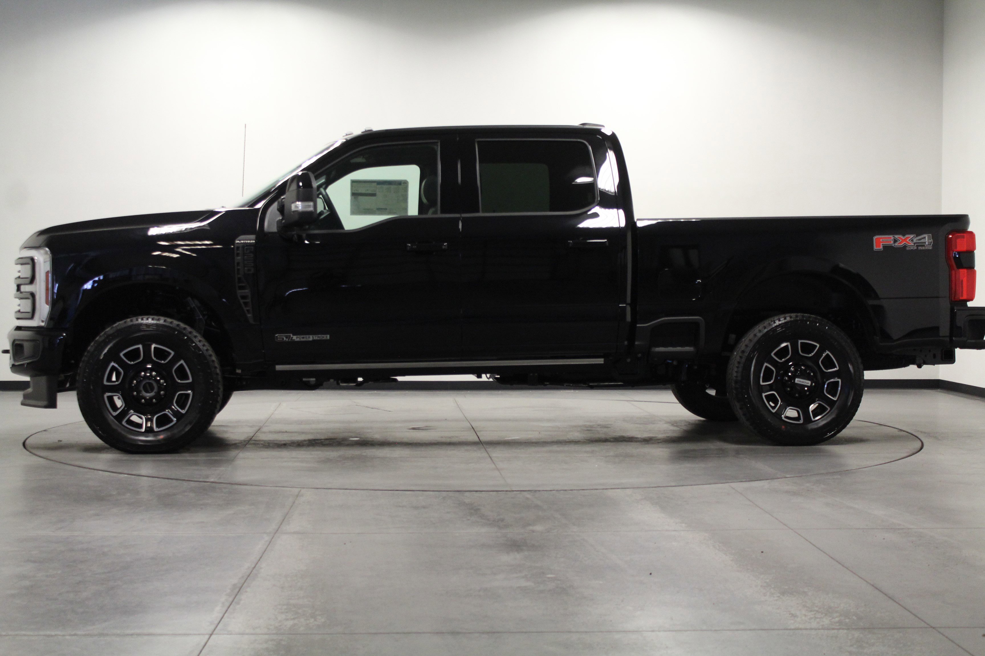 2025 Ford F-250 Lariat photo 5