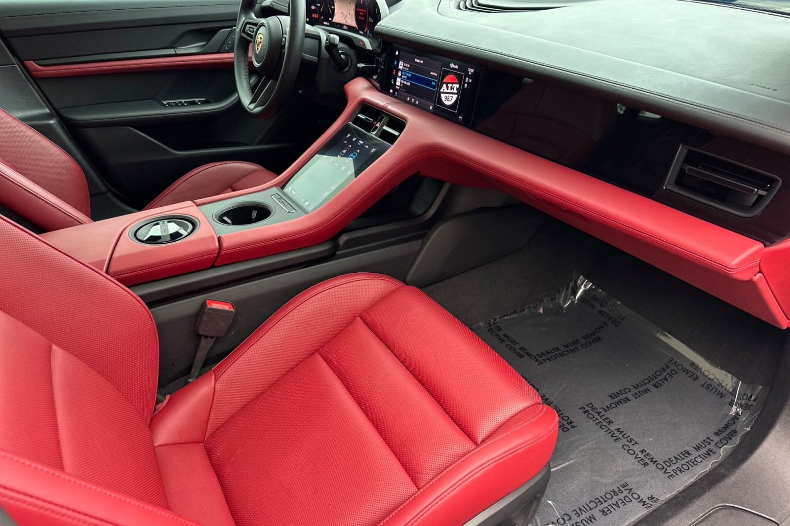 2023 Porsche Taycan photo 19
