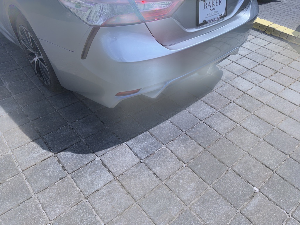 2020 Toyota Camry SE photo 2
