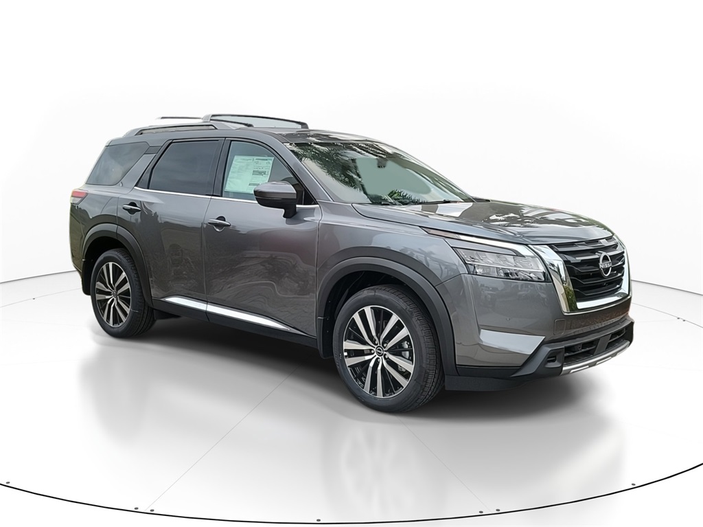 2025 Nissan Pathfinder Platinum photo 2