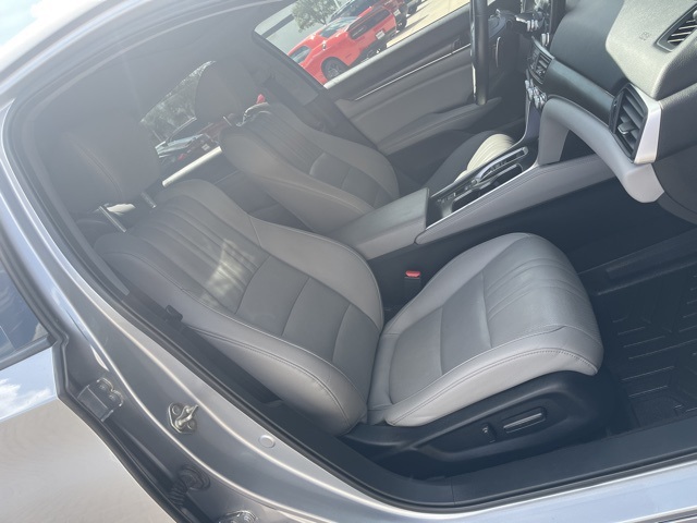 2019 Honda Accord Hybrid EX-L photo 23