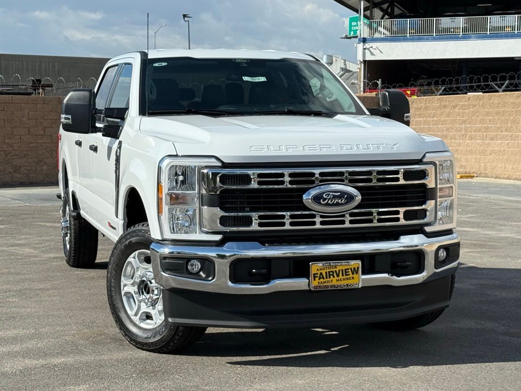 2026 Ford F-250 XLT photo 2