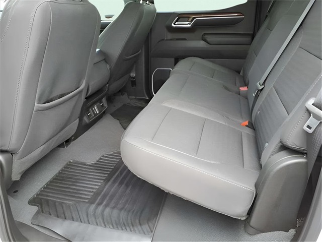 2023 Chevrolet Silverado 1500 LT photo 4