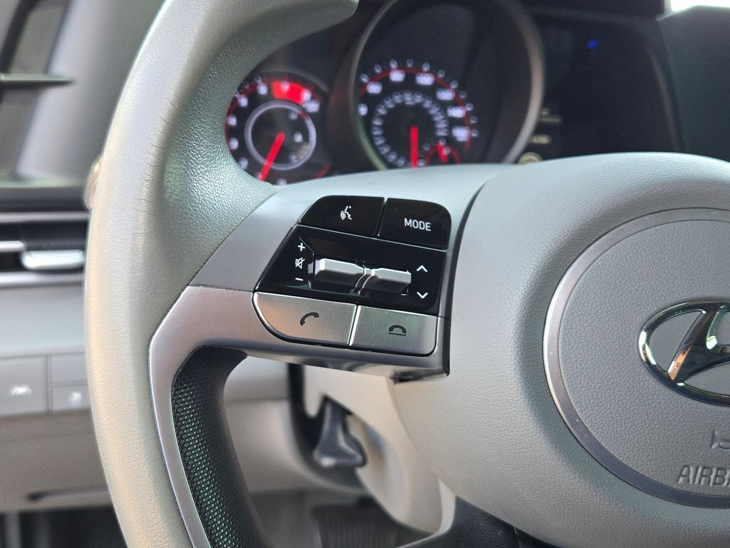 2023 Hyundai Elantra SEL photo 23