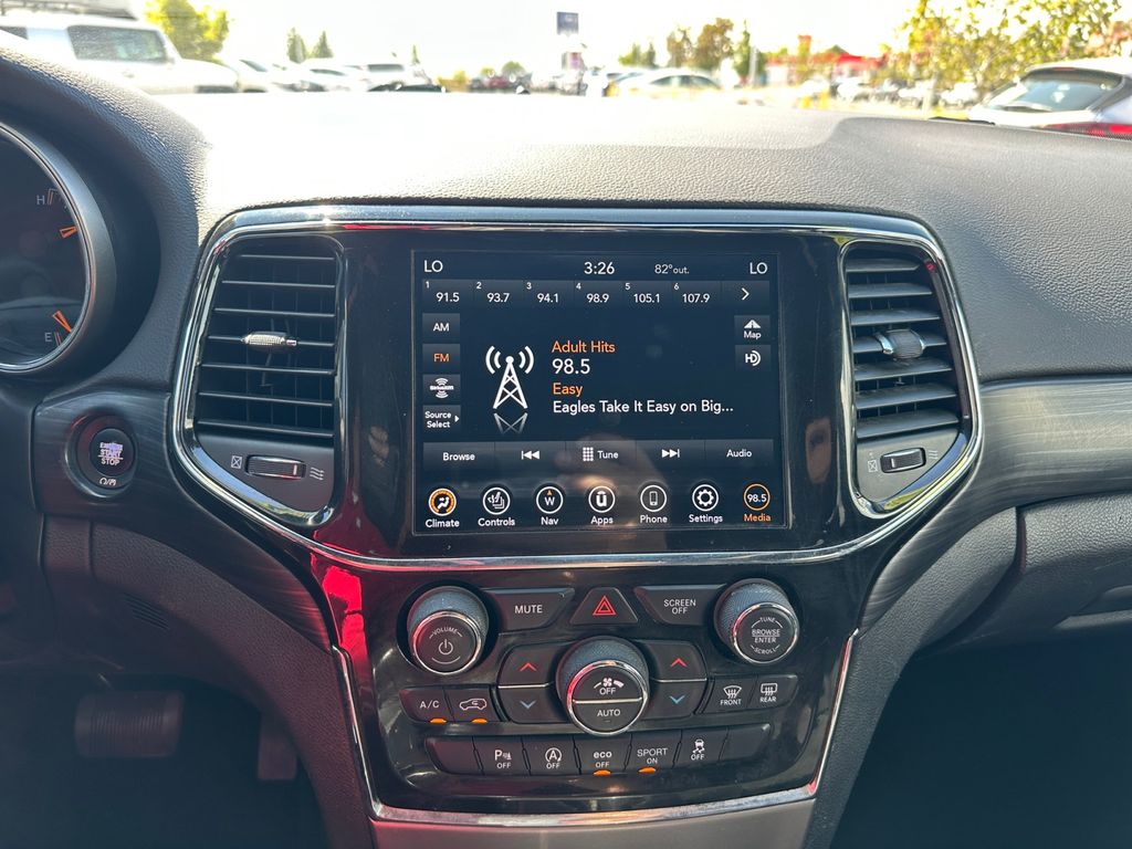 2021 Jeep Grand Cherokee Laredo X photo 11