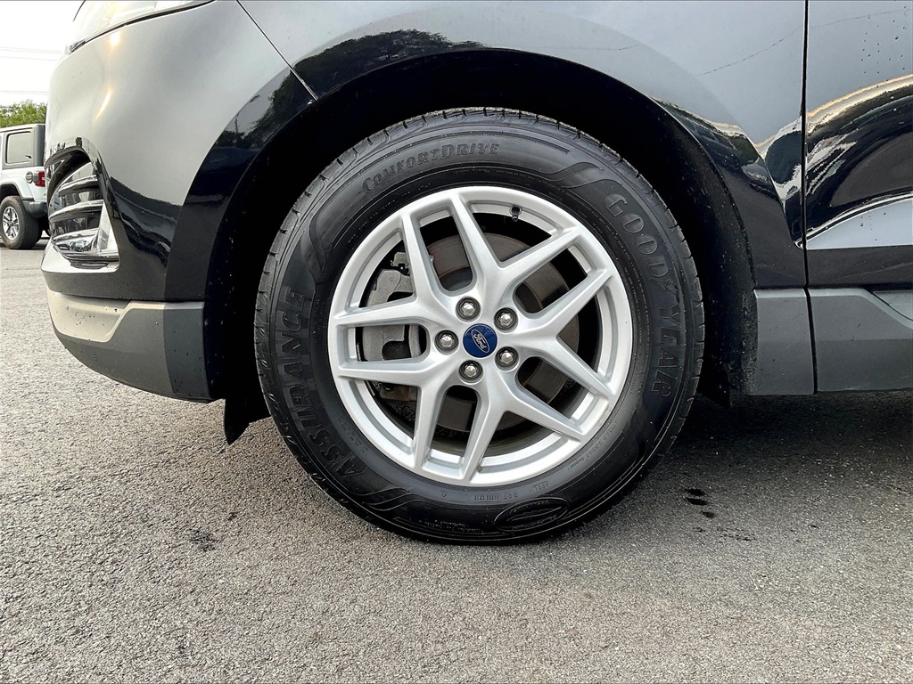 2021 Ford Edge SEL photo 22