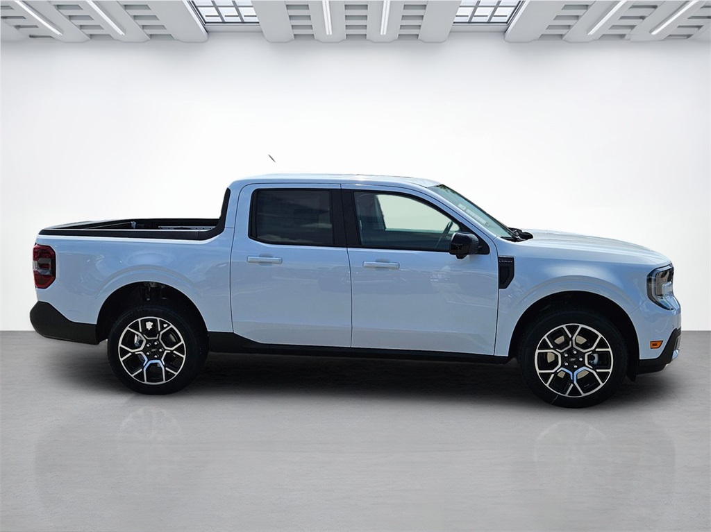 2025 Ford Maverick Lariat photo 4