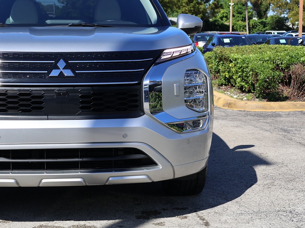 2022 Mitsubishi Outlander SEL photo 8