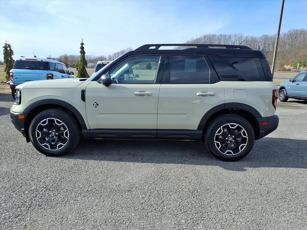 2025 Ford Bronco Sport Outer Banks photo 2