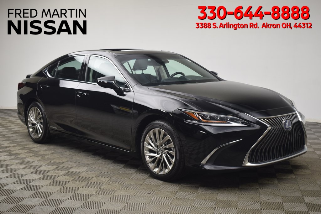 2020 Lexus ES Hybrid 300h Luxury's photo