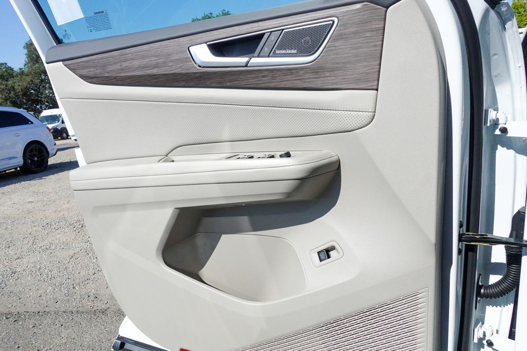 2026 Volkswagen Atlas SEL Premium R-Line photo 10