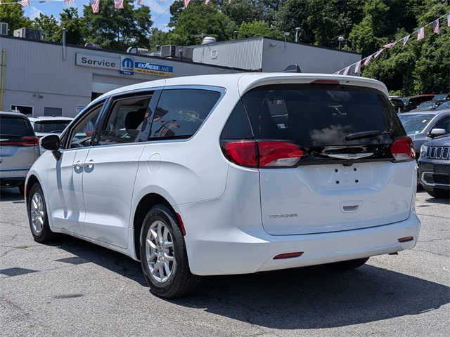 2023 Chrysler Voyager LX photo 8
