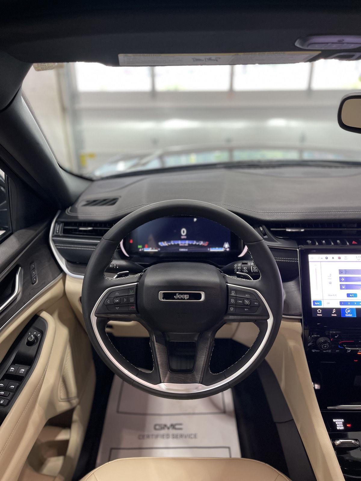 2023 Jeep Grand Cherokee Limited photo 7