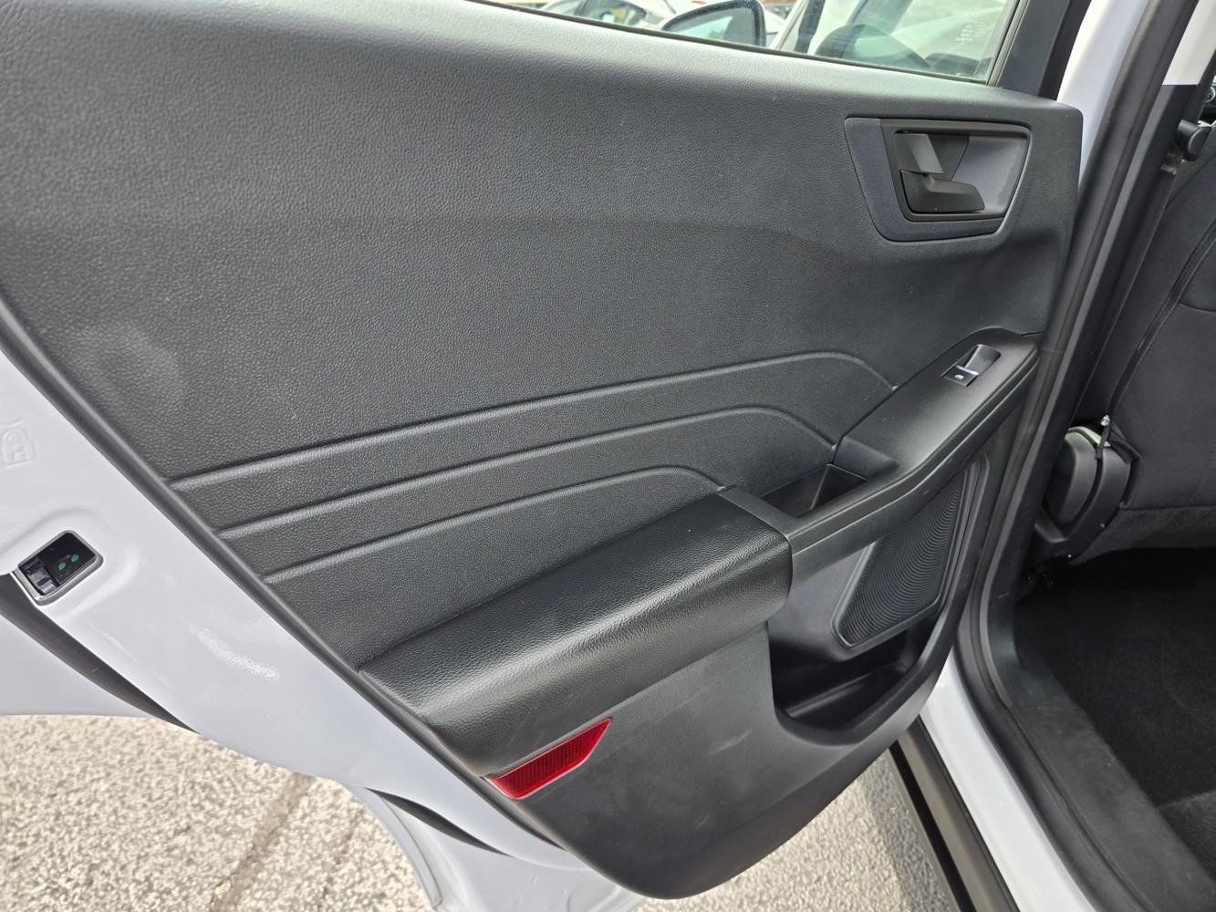 2022 Ford Escape S photo 31