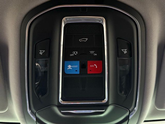 2021 Jeep Grand Cherokee Laredo photo 26